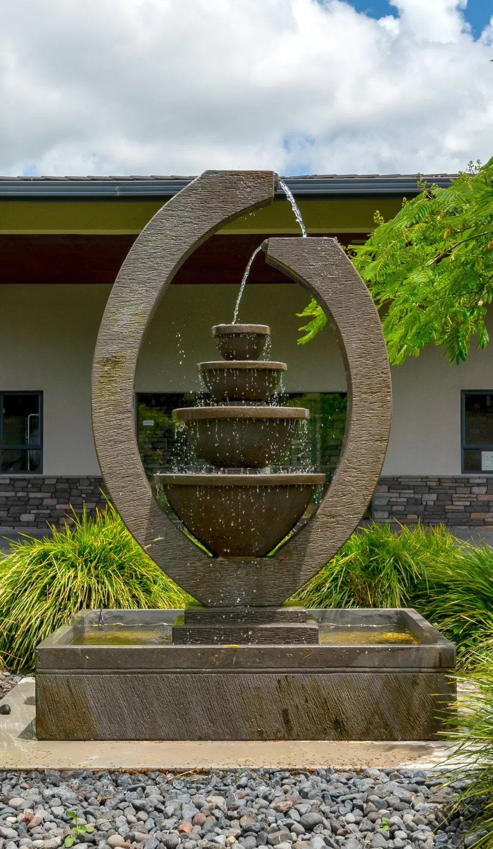 Sculptural water fountain at Karapiro Villas Resort